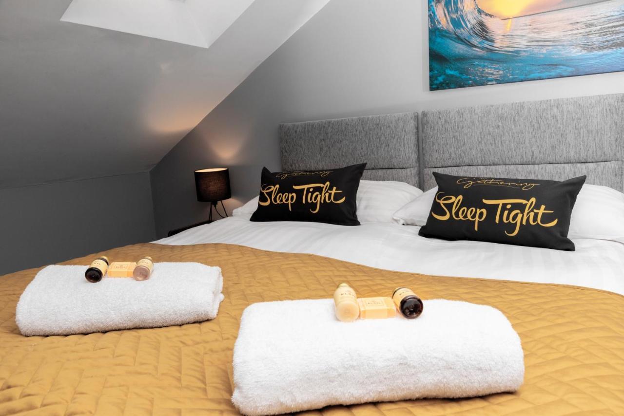 The Penthouse Gathering - Town Centre - Sleeps Up To 16 雷克瑟姆 外观 照片
