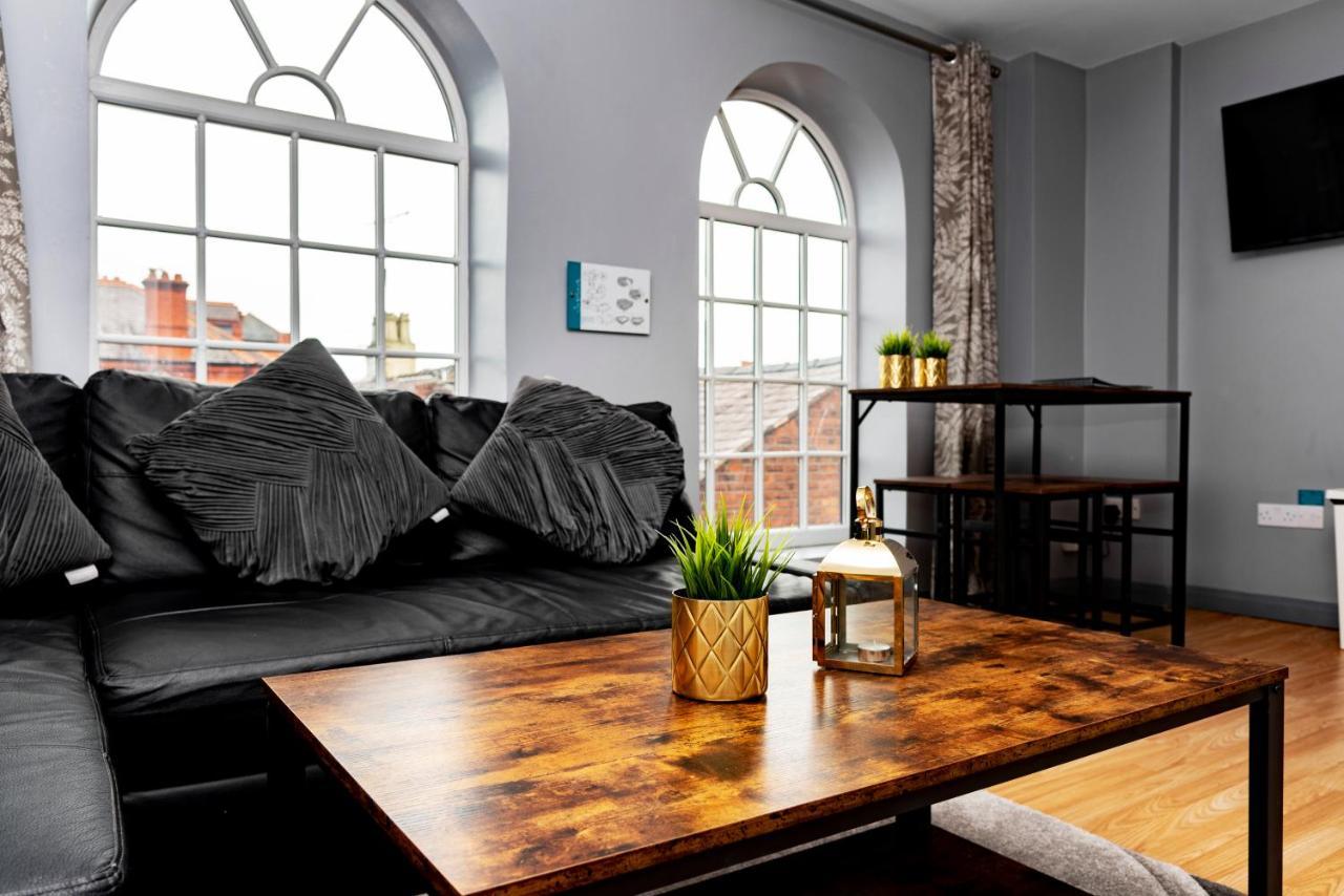 The Penthouse Gathering - Town Centre - Sleeps Up To 16 雷克瑟姆 外观 照片